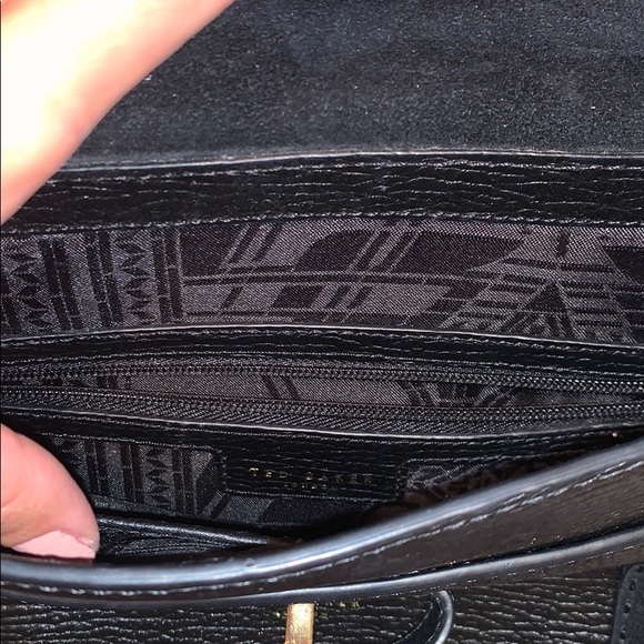 Black Purse on Gold Chain - Picture 4 of 4